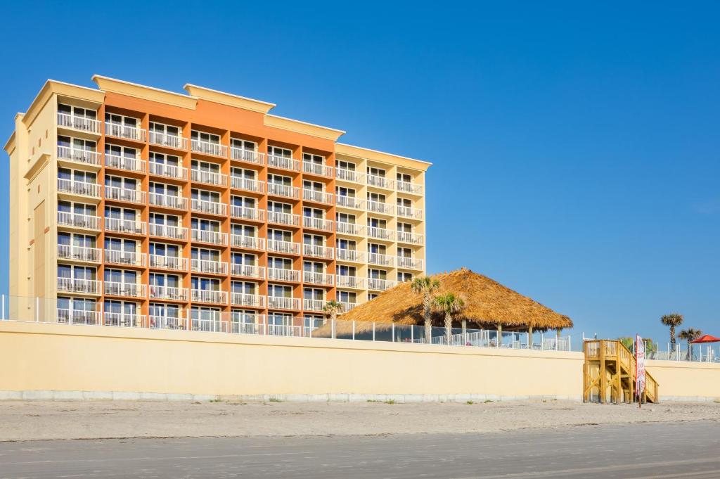 Hampton Inn Daytona Beach/Beachfront Main image 1